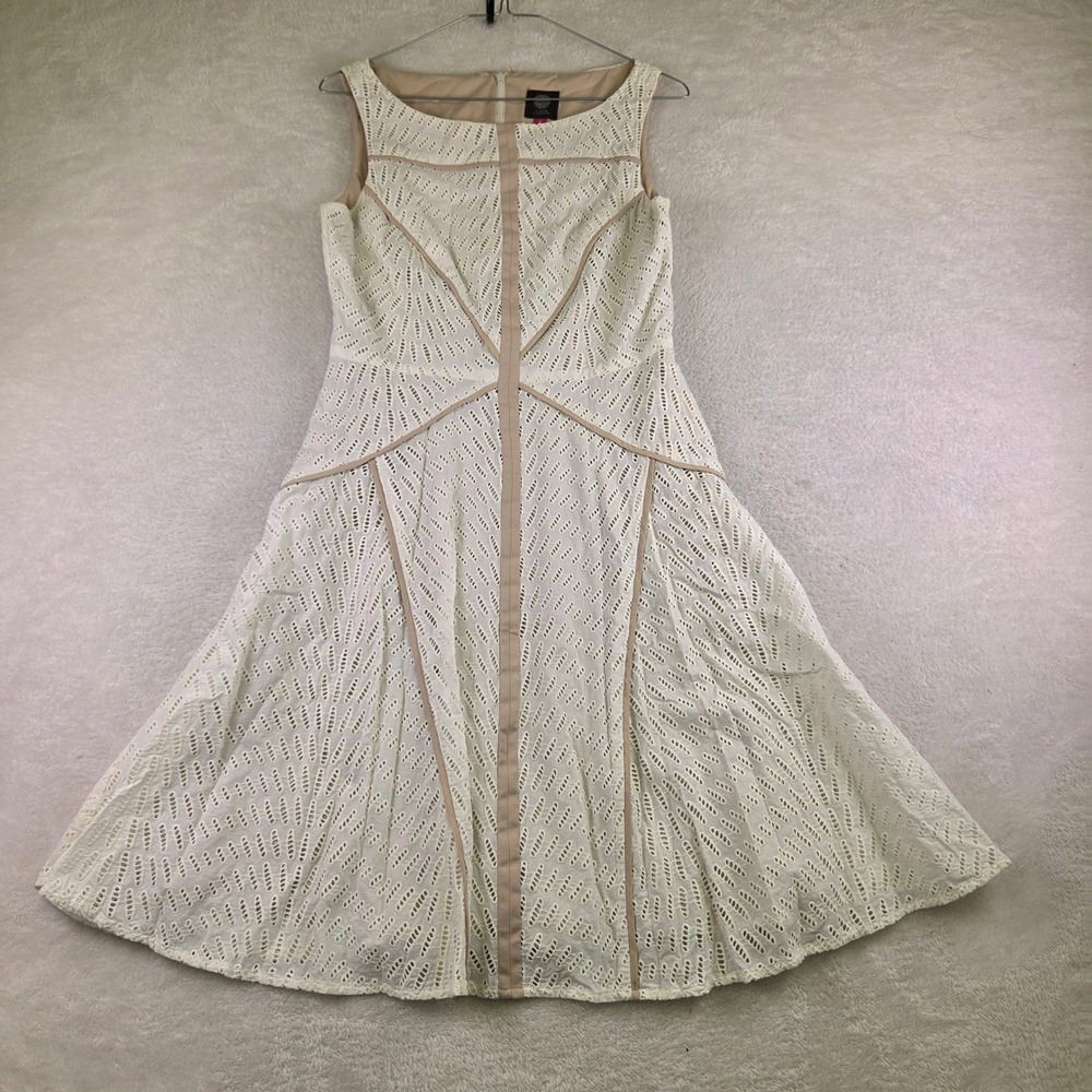 Vince Camuto White Eyelet Fit and Flare Dress Sleeveless Tan Piping Size 6